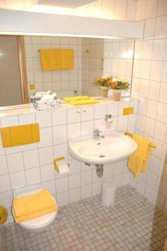 Hotel Pfaelzer Hof, Zum Schokoladengiesser Rodalben Dış mekan fotoğraf